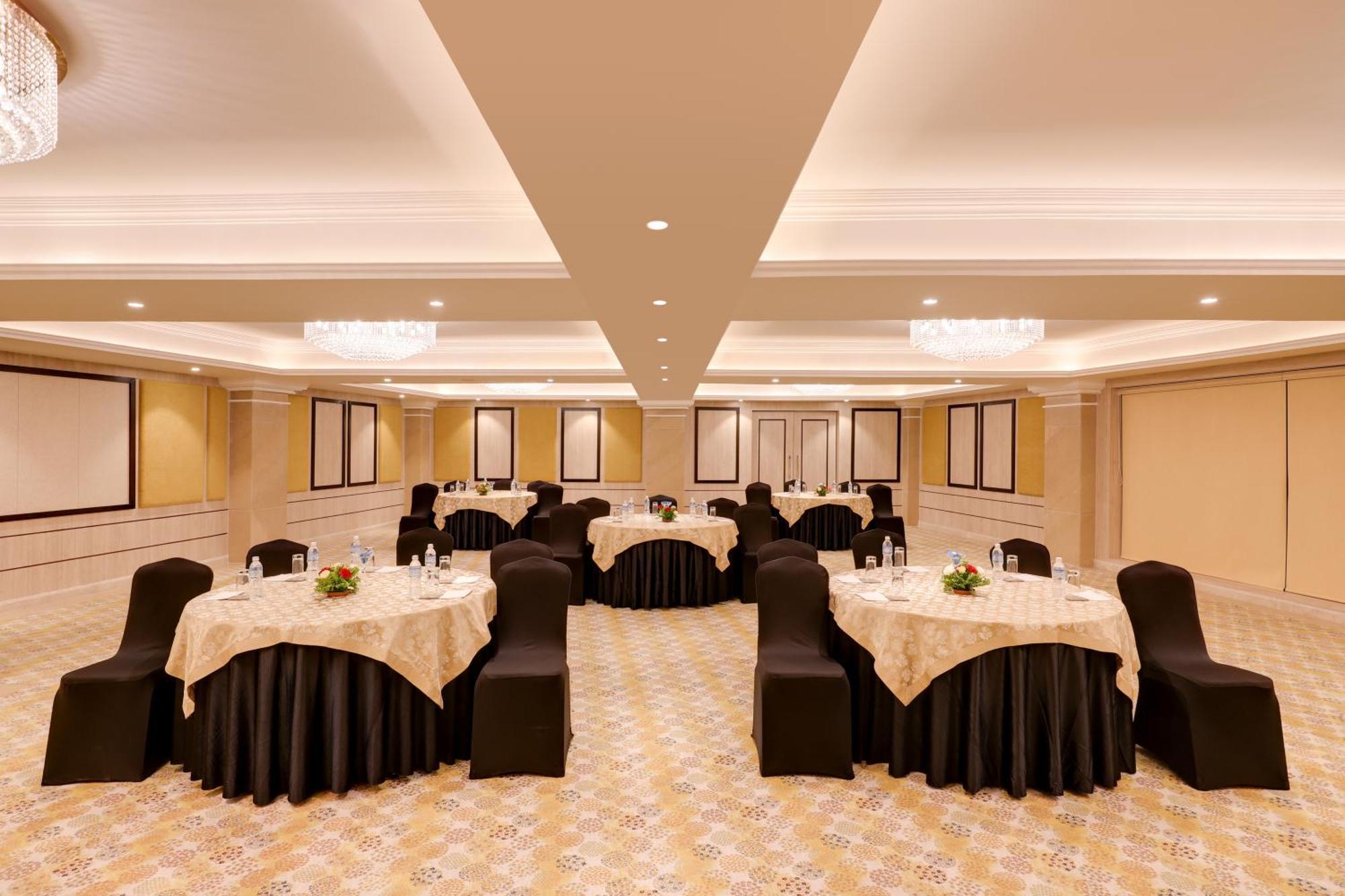 Lemon Tree Premier Budhanilkantha Kathmandu, Nepal ภายนอก รูปภาพ