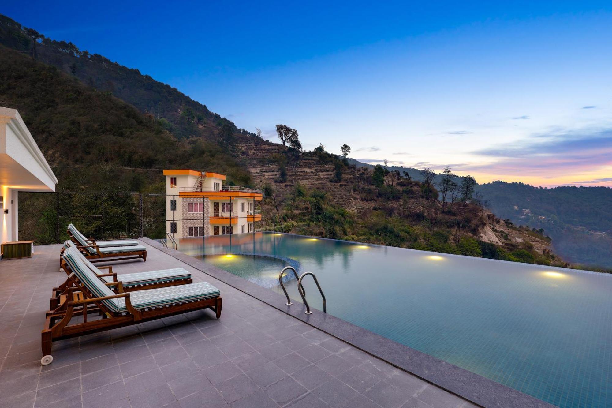 Lemon Tree Premier Budhanilkantha Kathmandu, Nepal ภายนอก รูปภาพ